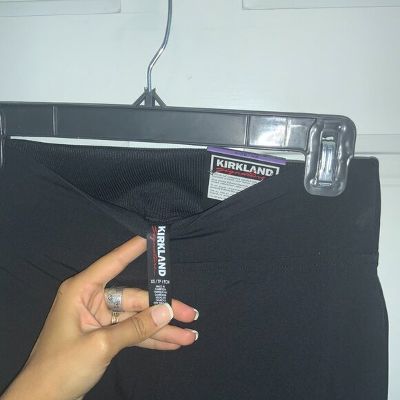 Capri Pants - Picture 2 of 3